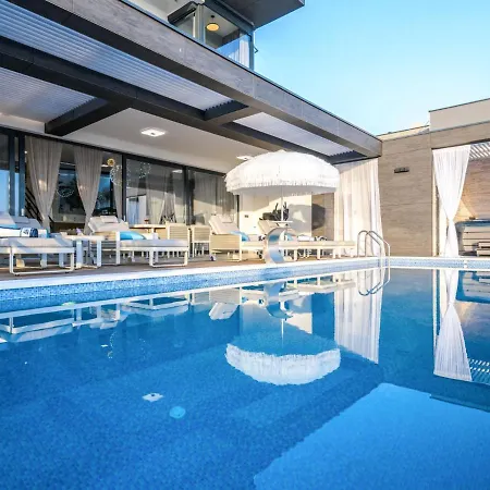 Panorama By Interhome *